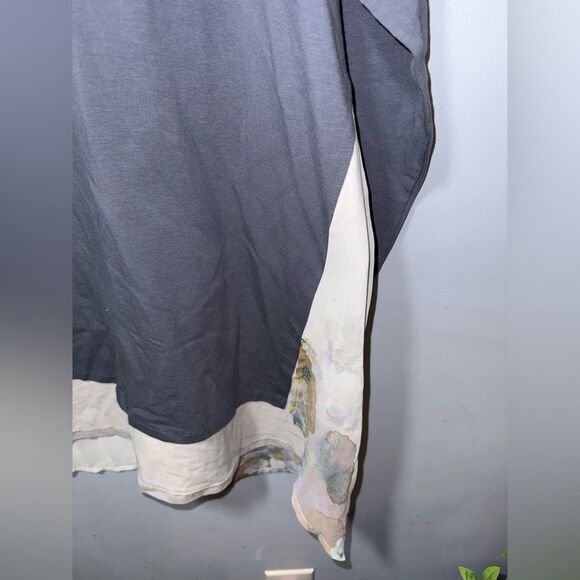Soft surroundings Blueish Gray Tunic Top with Watercolor Floral Back Size 3X EUC - Picture 2 of 8